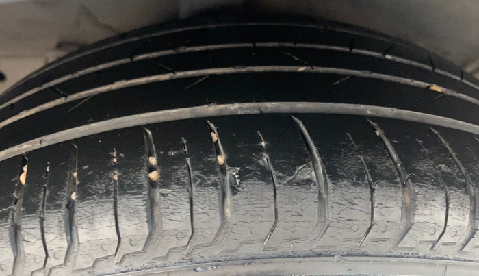 2022 Hyundai NEW I20 ASTA (O) 1.0 TURBO GDI DCT, Petrol, Automatic, 13,442 km, Right Rear Tyre Tread