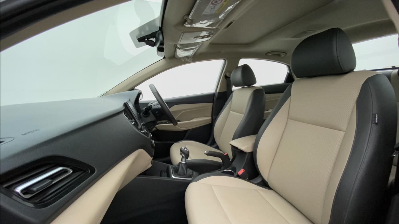 2022 Hyundai Verna SX (O)1.5 VTVT, Petrol, Manual, 13,694 km, Right Side Front Door Cabin