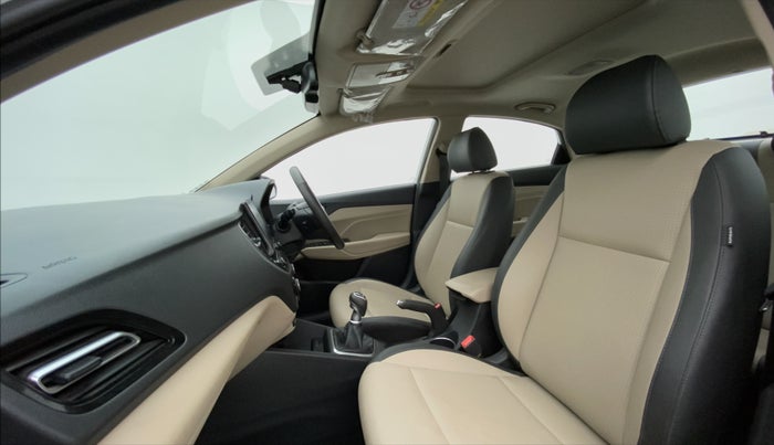 2022 Hyundai Verna SX (O)1.5 VTVT, Petrol, Manual, 13,694 km, Right Side Front Door Cabin