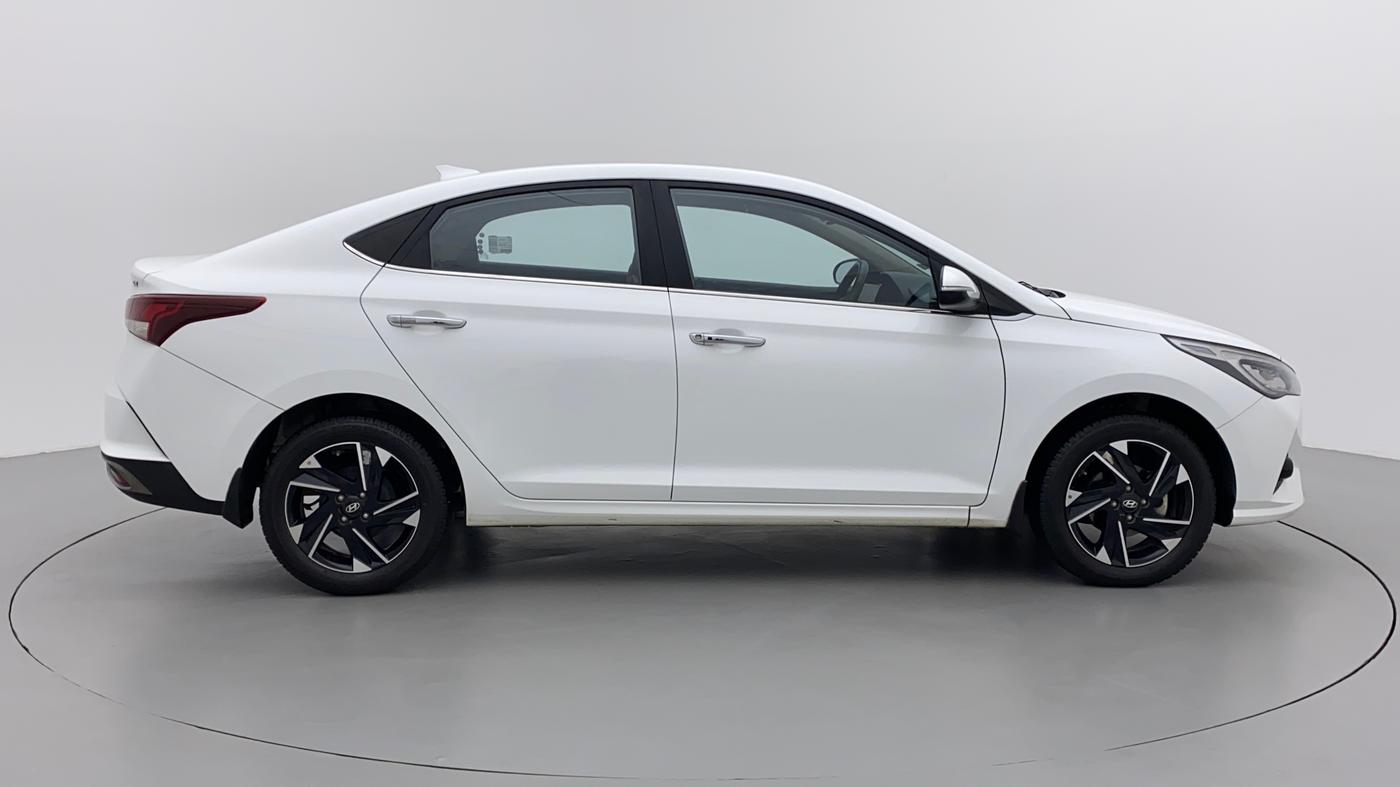 2022 Hyundai Verna SX (O)1.5 VTVT, Petrol, Manual, 13,694 km, Right Side View