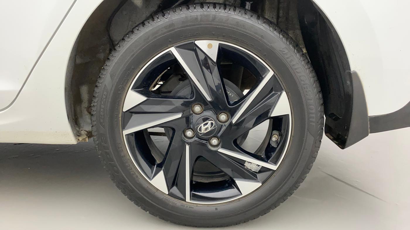 2022 Hyundai Verna SX (O)1.5 VTVT, Petrol, Manual, 13,694 km, Left Rear Wheel