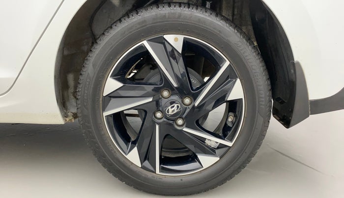 2022 Hyundai Verna SX (O)1.5 VTVT, Petrol, Manual, 13,694 km, Left Rear Wheel