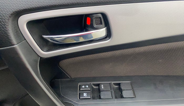 2021 Toyota URBAN CRUISER PREMIUM GRADE MT, Petrol, Manual, 33,219 km, Driver Side Door Panels Control