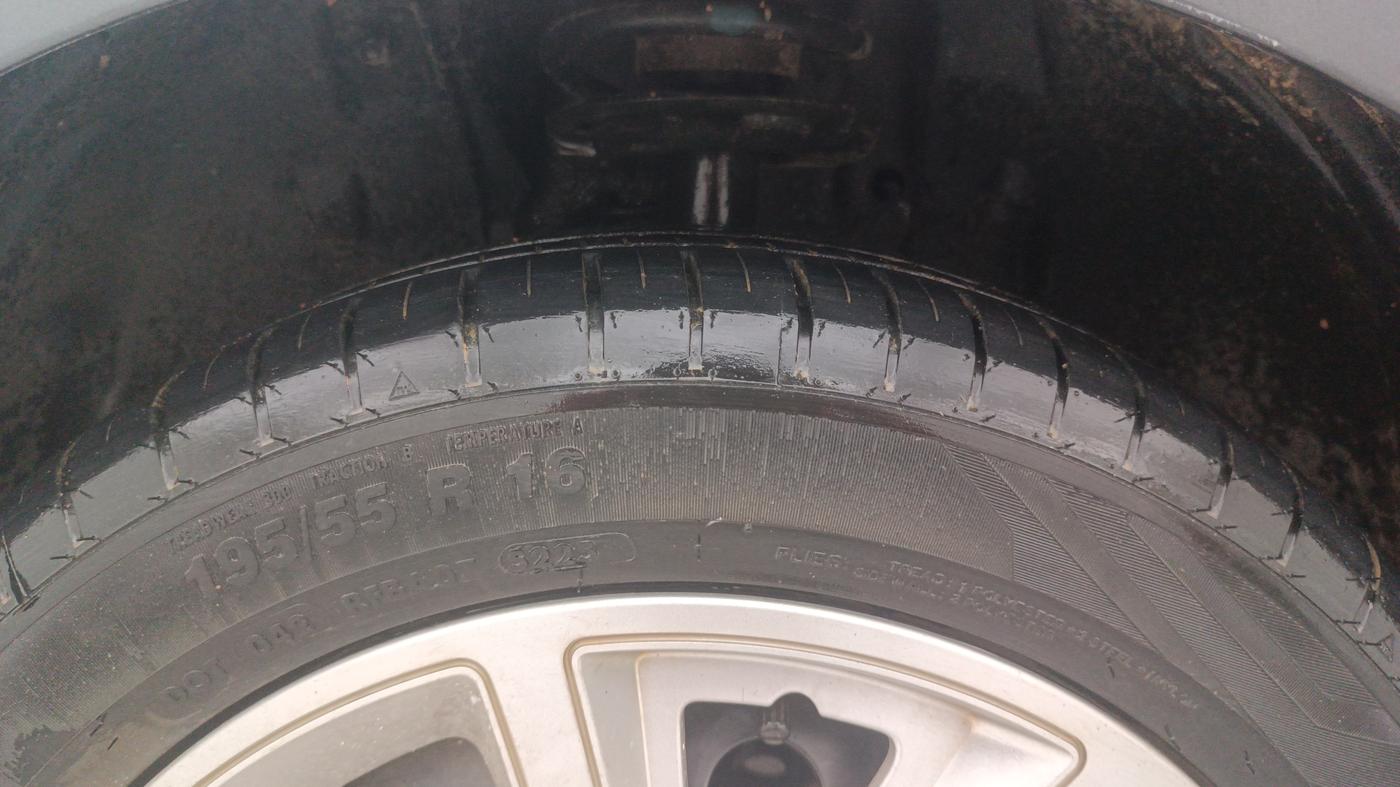 2021 Tata ALTROZ XT PETROL, Petrol, Manual, 55,864 km, Left Front Tyre Tread
