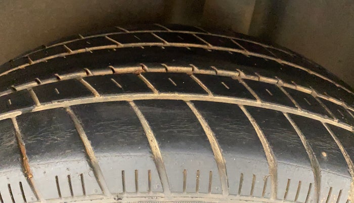 2014 Volkswagen Polo HIGHLINE1.2L, Petrol, Manual, 80,111 km, Left Rear Tyre Tread