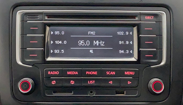 2014 Volkswagen Polo HIGHLINE1.2L, Petrol, Manual, 80,111 km, Infotainment System