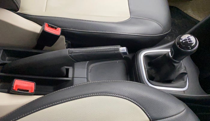 2014 Volkswagen Polo HIGHLINE1.2L, Petrol, Manual, 80,111 km, Gear Lever