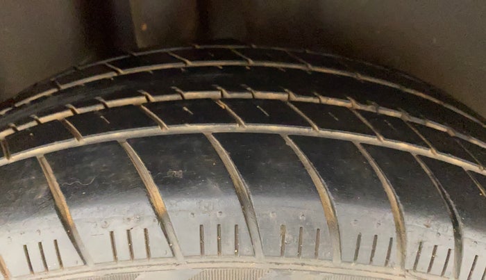 2014 Volkswagen Polo HIGHLINE1.2L, Petrol, Manual, 80,111 km, Right Rear Tyre Tread