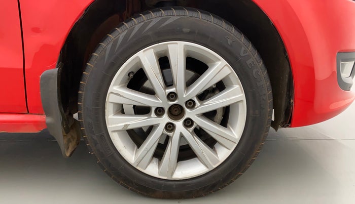 2014 Volkswagen Polo HIGHLINE1.2L, Petrol, Manual, 80,111 km, Right Front Wheel