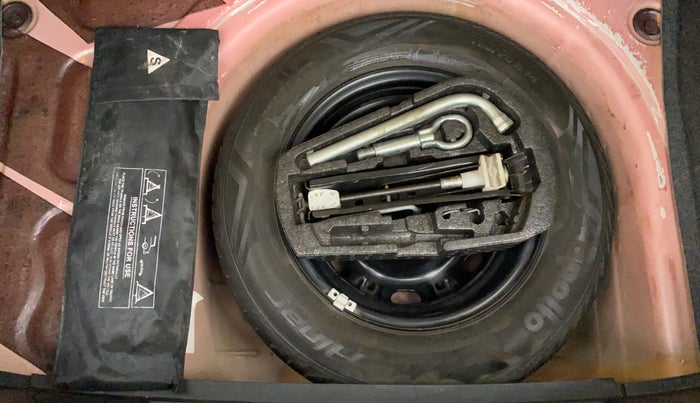 2014 Volkswagen Polo HIGHLINE1.2L, Petrol, Manual, 80,111 km, Spare Tyre