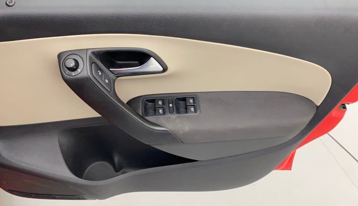 2014 Volkswagen Polo HIGHLINE1.2L, Petrol, Manual, 80,111 km, Driver Side Door Panels Control