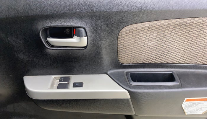 2016 Maruti Wagon R 1.0 LXI CNG, CNG, Manual, 76,958 km, Driver Side Door Panels Control