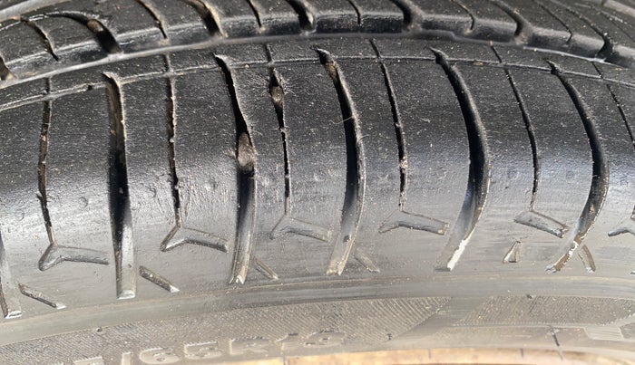 2014 Maruti Alto K10 VXI AMT, Petrol, Automatic, 34,789 km, Right Rear Tyre Tread