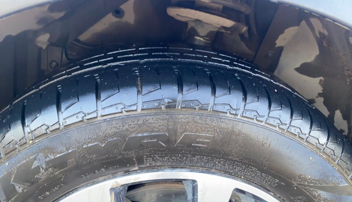 2017 Maruti S Cross ZETA 1.3, Diesel, Manual, 87,653 km, Left Front Tyre Tread