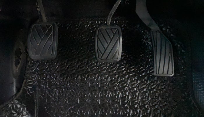 2017 Maruti S Cross ZETA 1.3, Diesel, Manual, 87,653 km, Pedals