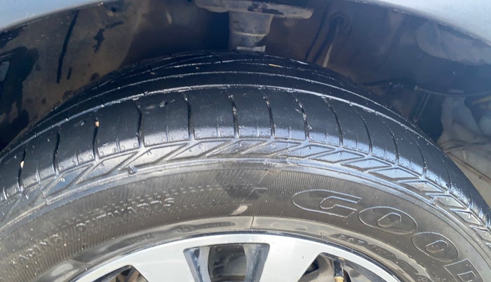 2017 Maruti S Cross ZETA 1.3, Diesel, Manual, 87,653 km, Right Front Tyre Tread