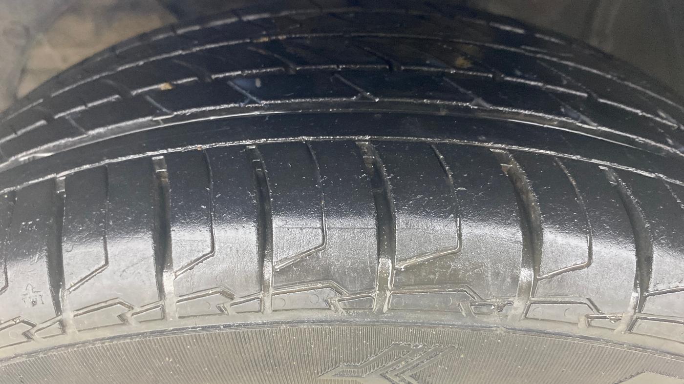 2020 Maruti Baleno ZETA PETROL 1.2, Petrol, Manual, 58,333 km, Left Front Tyre Tread