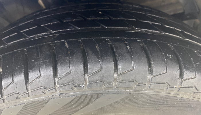 2020 Maruti Baleno ZETA PETROL 1.2, Petrol, Manual, 58,333 km, Right Front Tyre Tread