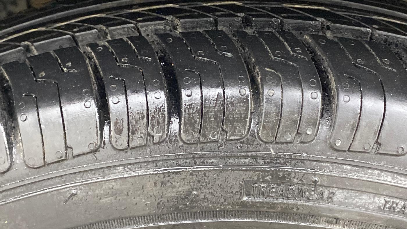 2018 Renault Kwid RXT 0.8 (O), Petrol, Manual, 64,218 km, Left Front Tyre Tread