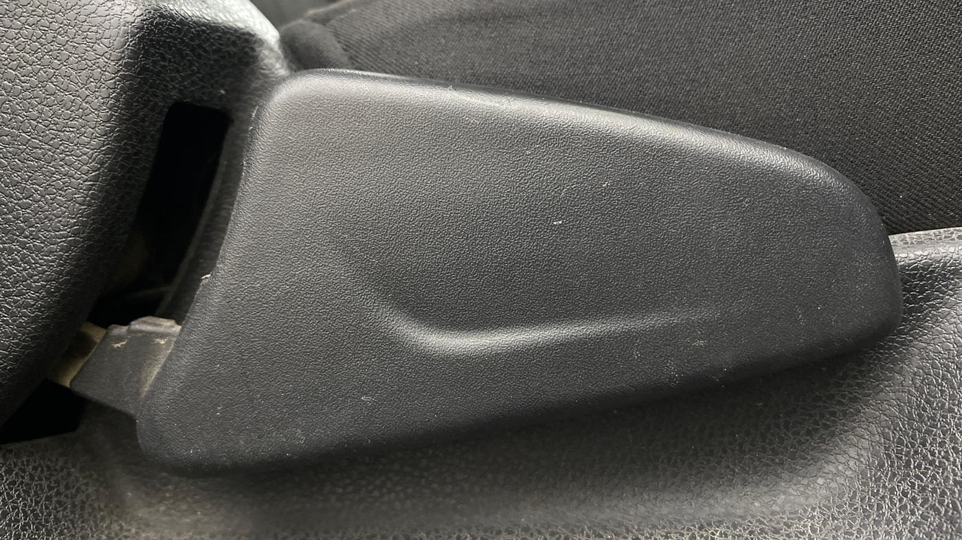 2018 Renault Kwid RXT 0.8 (O), Petrol, Manual, 64,218 km, Driver Side Adjustment Panel