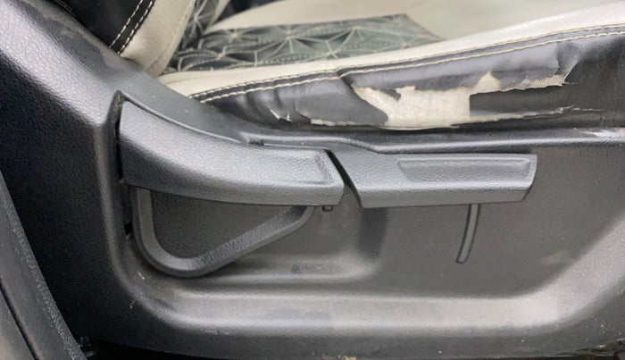 2021 KIA SONET HTK PLUS 1.2, Petrol, Manual, 43,645 km, Driver Side Adjustment Panel