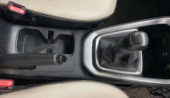 2021 KIA SONET HTK PLUS 1.2, Petrol, Manual, 43,645 km, Gear Lever