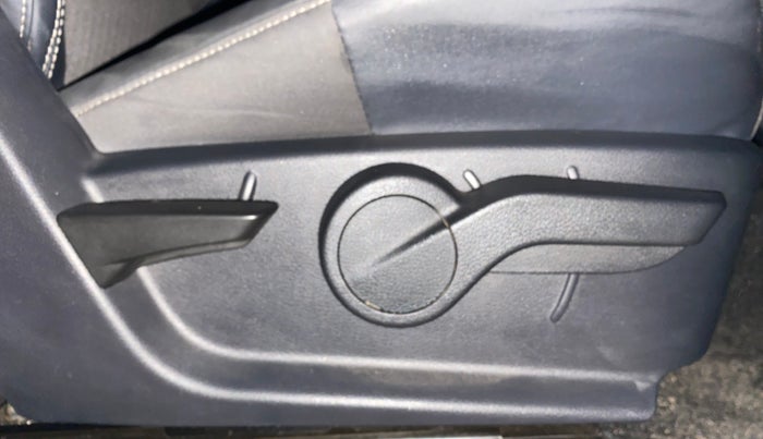 2021 Mahindra Thar LX HARD TOP 4WD MT, Diesel, Manual, 53,705 km, Driver Side Adjustment Panel