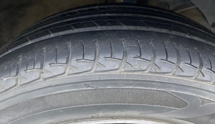 2017 Maruti Baleno DELTA 1.2 K12, Petrol, Manual, 63,288 km, Right Front Tyre Tread
