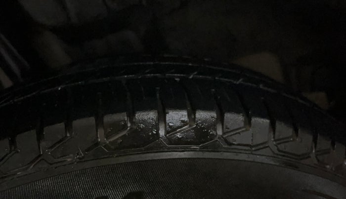 2020 Maruti Swift LXI, Petrol, Manual, 36,291 km, Right Rear Tyre Tread