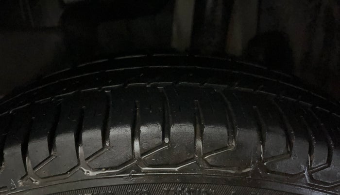 2020 Maruti Swift LXI, Petrol, Manual, 36,291 km, Left Rear Tyre Tread