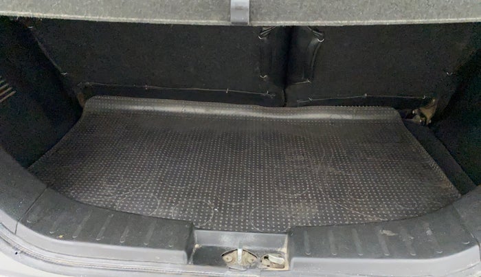 2014 Maruti Wagon R Stingray VXI, Petrol, Manual, 32,817 km, Boot Inside