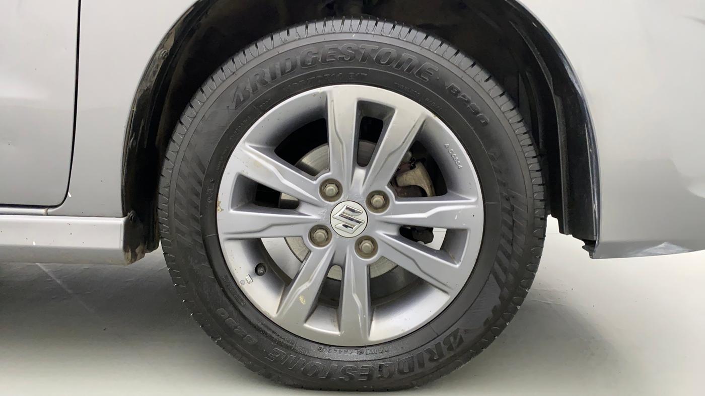 2014 Maruti Wagon R Stingray VXI, Petrol, Manual, 32,817 km, Right Front Wheel