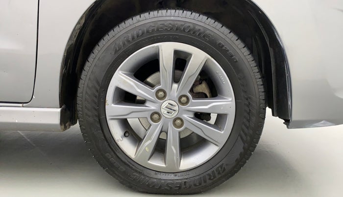 2014 Maruti Wagon R Stingray VXI, Petrol, Manual, 32,817 km, Right Front Wheel