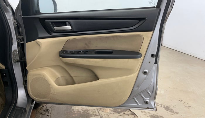 2019 Honda Amaze 1.2L I-VTEC S, CNG, Manual, 90,981 km, Driver Side Door Panels Control