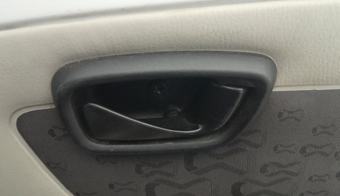 2016 Tata Nano TWIST XT, Petrol, Manual, 49,113 km, Driver Side Door Panels Control