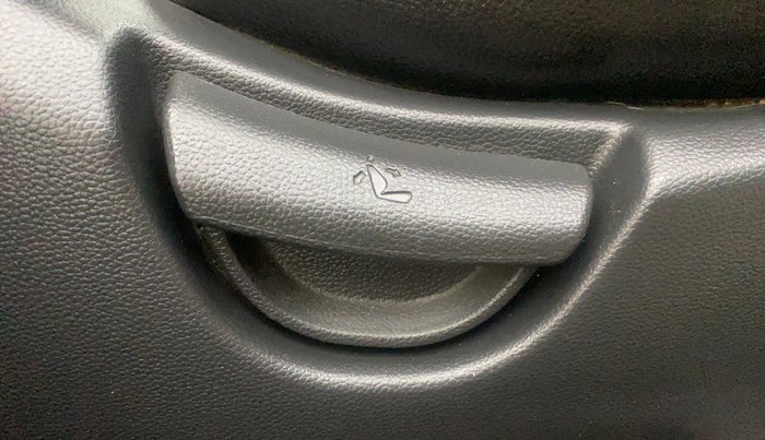 2014 Hyundai Grand i10 MAGNA 1.2 KAPPA VTVT, Petrol, Manual, 63,231 km, Driver Side Adjustment Panel