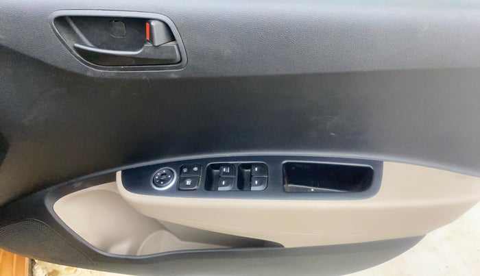 2014 Hyundai Grand i10 MAGNA 1.2 KAPPA VTVT, Petrol, Manual, 63,231 km, Driver Side Door Panels Control