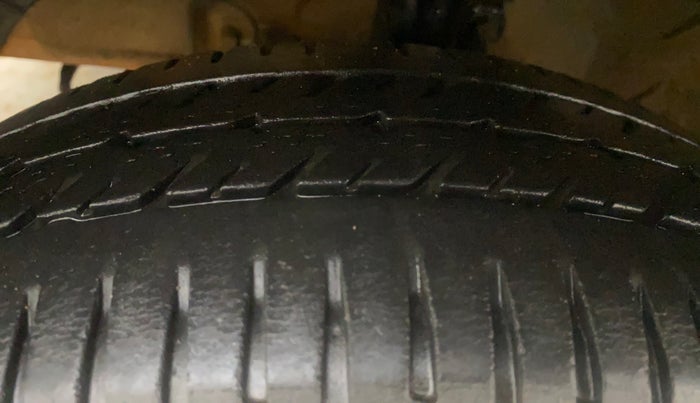 2014 Hyundai Grand i10 MAGNA 1.2 KAPPA VTVT, Petrol, Manual, 63,231 km, Left Front Tyre Tread