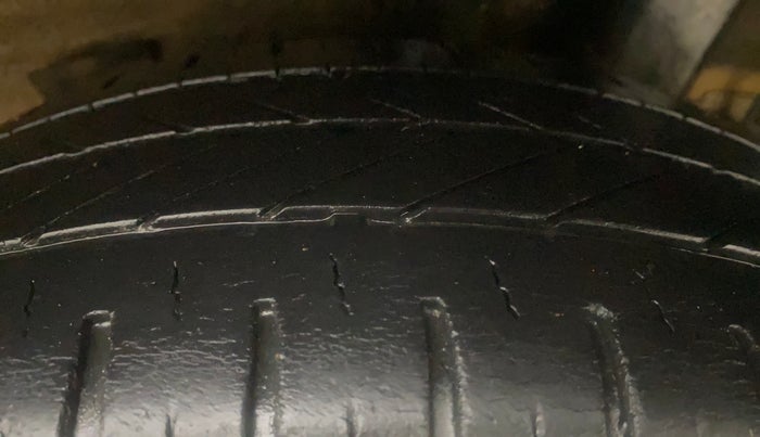 2014 Hyundai Grand i10 MAGNA 1.2 KAPPA VTVT, Petrol, Manual, 63,231 km, Left Rear Tyre Tread