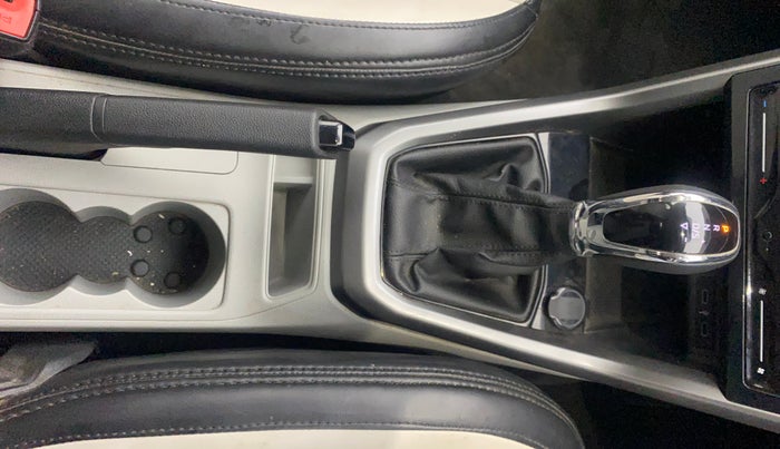 2021 Skoda KUSHAQ AMBITION 1.0L TSI AT, Petrol, Automatic, 32,052 km, Gear Lever