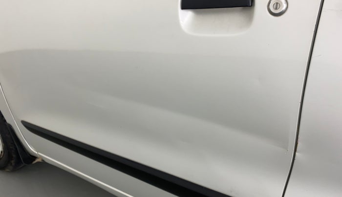 2018 Maruti Wagon R 1.0 LXI CNG, CNG, Manual, 27,190 km, Front passenger door - Slightly dented