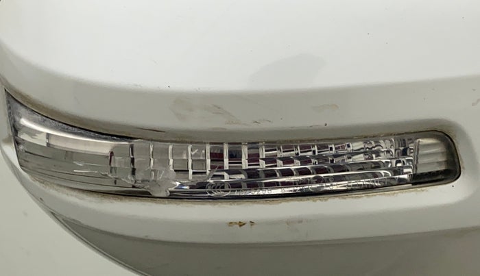 2016 Maruti Swift Dzire VXI, CNG, Manual, 81,632 km, Right rear-view mirror - Indicator light has minor damage