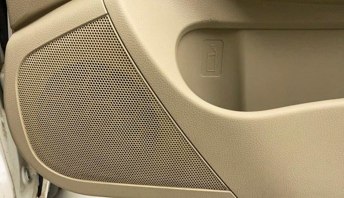 2016 Maruti Swift Dzire VXI, CNG, Manual, 81,632 km, Speaker