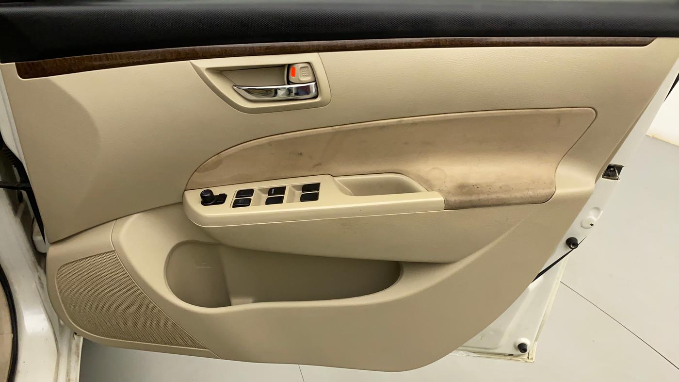 2016 Maruti Swift Dzire VXI, CNG, Manual, 81,632 km, Driver Side Door Panels Control