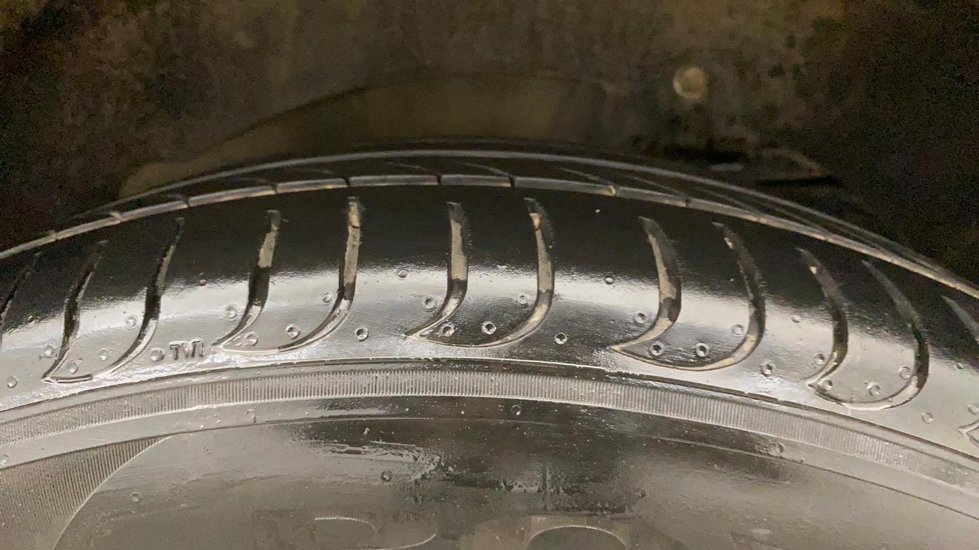 2018 Mahindra XUV500 W11 AT, Diesel, Automatic, 84,090 km, Left Rear Tyre Tread