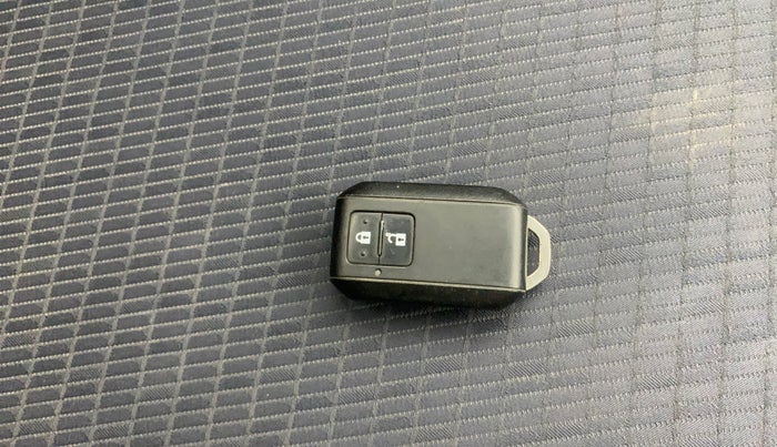 2021 Maruti Baleno ZETA PETROL 1.2, Petrol, Manual, 72,245 km, Key Close Up