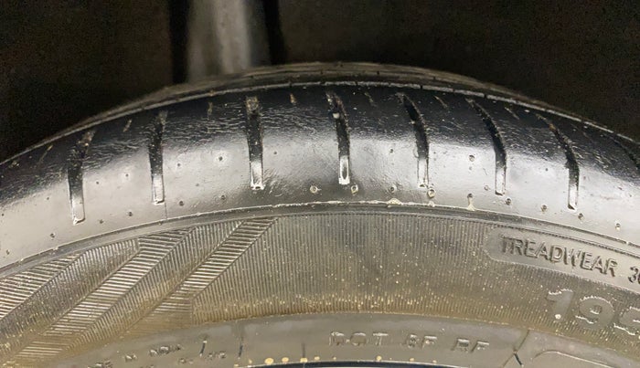 2021 Maruti Baleno ZETA PETROL 1.2, Petrol, Manual, 72,245 km, Right Rear Tyre Tread