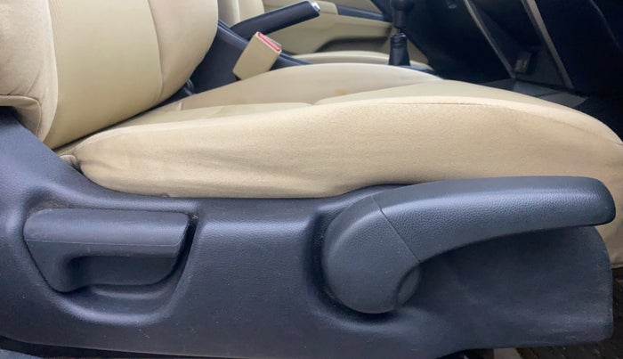 2014 Honda City 1.5L I-DTEC SV, Diesel, Manual, 1,25,757 km, Driver Side Adjustment Panel