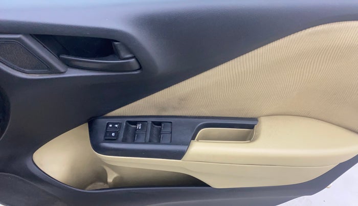 2014 Honda City 1.5L I-DTEC SV, Diesel, Manual, 1,25,757 km, Driver Side Door Panels Control
