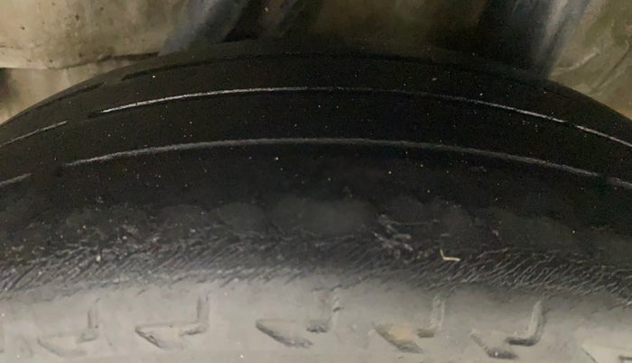 2014 Honda City 1.5L I-DTEC SV, Diesel, Manual, 1,25,757 km, Left Rear Tyre Tread